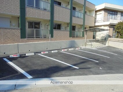 サニーコート・Ｋ[1K/29.52m2]の駐車場1