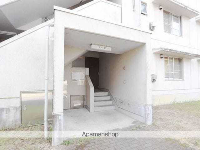 ビレッジハウス名張北2号棟の玄関写真