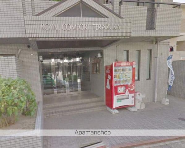 ロイヤルコンフォート寺塚の外観写真
