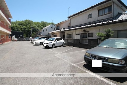 パークサイドハウス[1LDK/39.7m2]の駐車場1