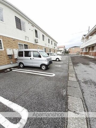 アヴァン　パルク　Ｎ[1K/37.72m2]の駐車場