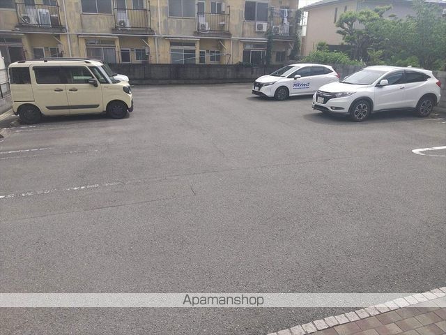 和歌山県和歌山市西高松２丁目[2DK/46.22m2]の駐車場1
