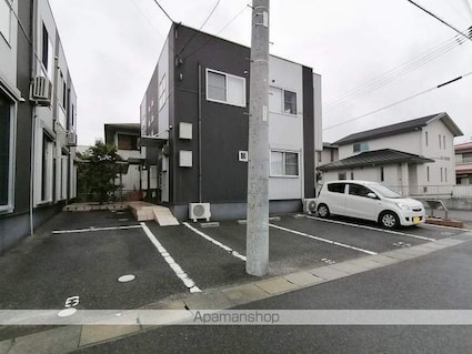Ｏｔｈｅｌｌｏ伍番館[2DK/61.99m2]の駐車場1