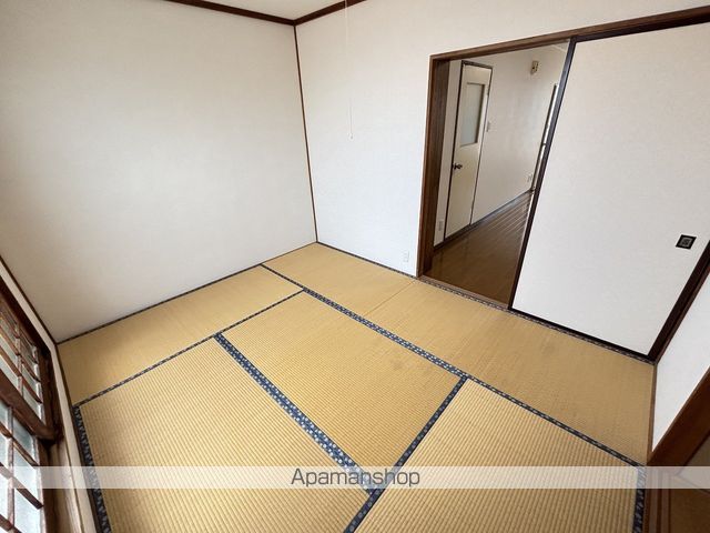 ロイヤルライフ富岡の内装写真