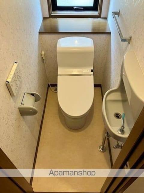 南町戸建[4LDK/99.48m2]のトイレ