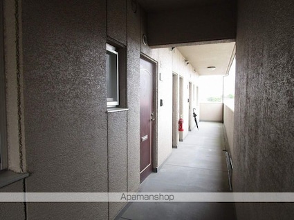 エクシード山城[3SDK/68.5m2]のエントランス2