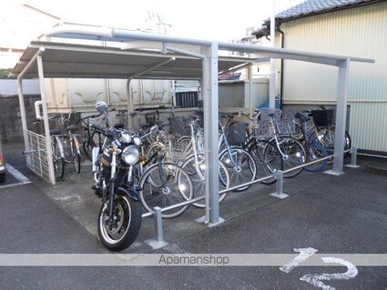 アーバンハイツ若松[1R/32.76m2]の共用部1