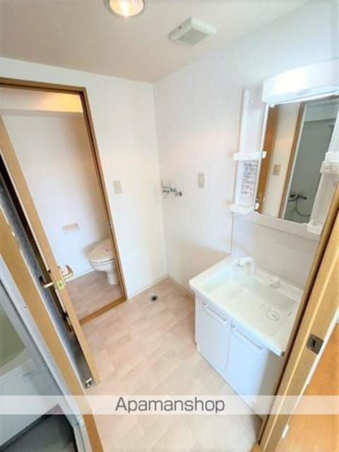 和歌山県和歌山市新中通２丁目[1K/33.89m2]の洗面所