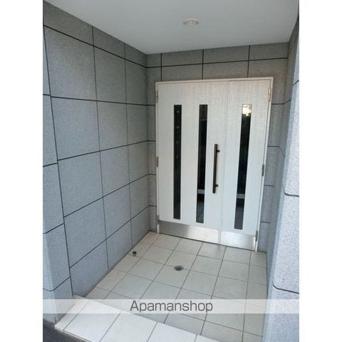 ヴィクトワール澄川の玄関写真