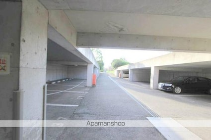 ストーンレイク子の浜[2LDK/61.38m2]の駐車場