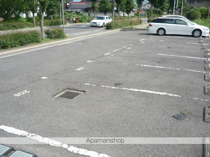 キャドック[1K/22.34m2]の駐車場