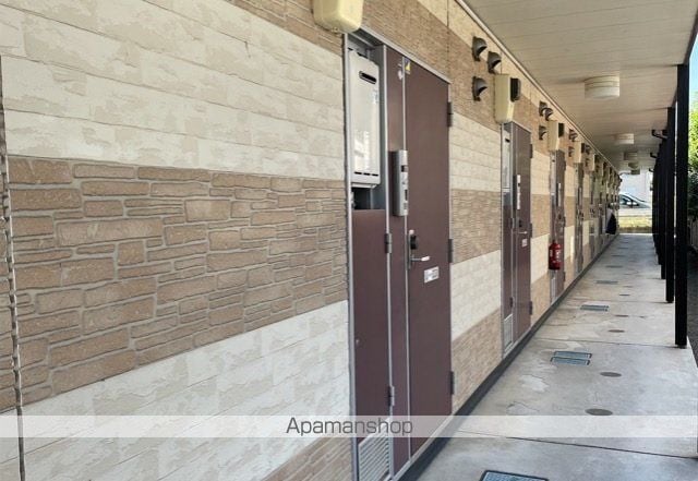 レオパレスビエント多度名の玄関写真