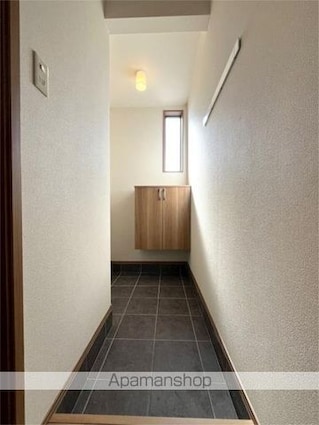 Ｍａｉｓｏｎ　ｄｅ　Ｓｈｉｎｅ（メゾン・ド・シャイン）[2LDK/54.71m2]の玄関