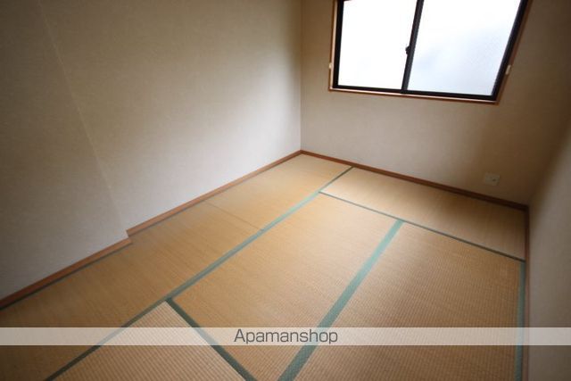 11KAWAIの内装写真
