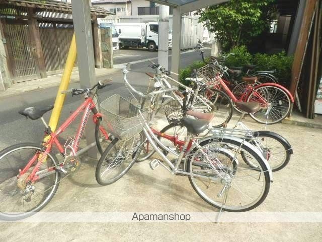 グランモナリエ西祖師谷[1K/22.52m2]の駐車場