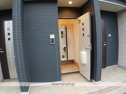 ミドルコート[1LDK/42.59m2]の玄関