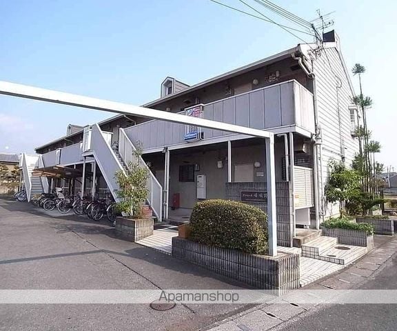 ファミール嵯峨野の玄関写真