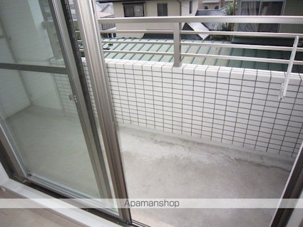 ヴィアーレ八幡三丁目[1R/31.07m2]のバルコニー