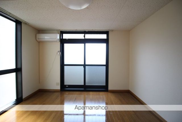 FOR RENT M1の内装写真
