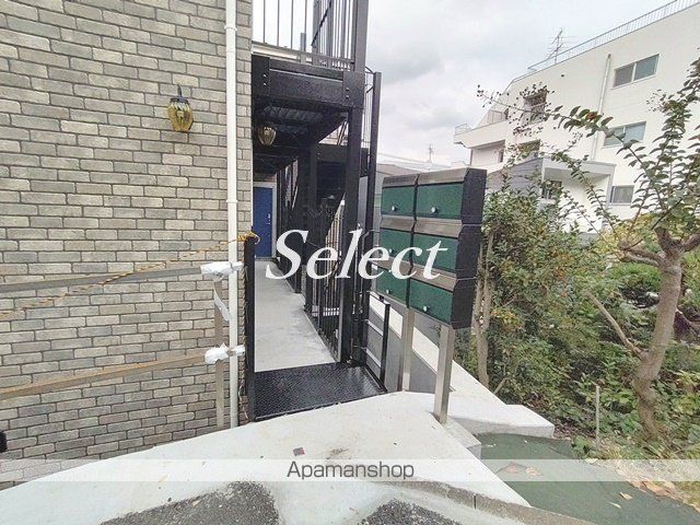 ハーミットクラブハウス杉田の玄関写真