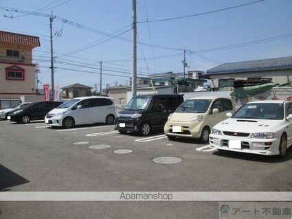 愛媛県松山市平田町[1LDK/37.13m2]の駐車場1