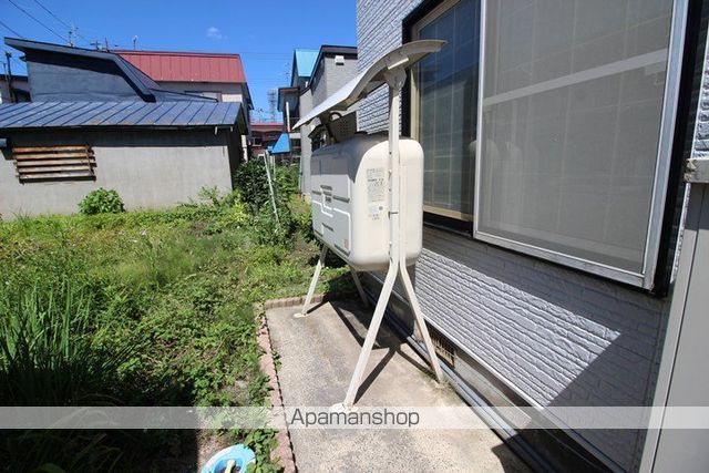 detached 青森県青森市金沢２丁目5-9

地図を見る