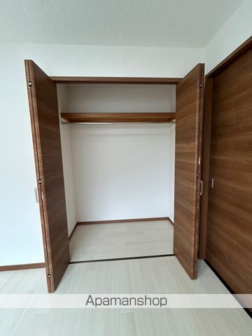 ロピア146の内装写真