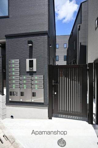 ピオーネ新小岩の玄関写真