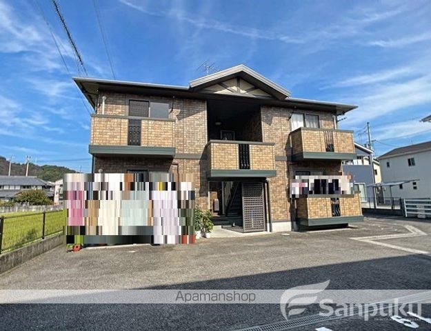 リビングタウン高岡 C棟の外観写真