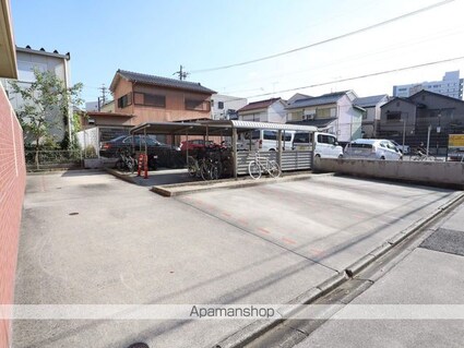 愛知県名古屋市千種区吹上１丁目[1LDK/46.7m2]の駐車場