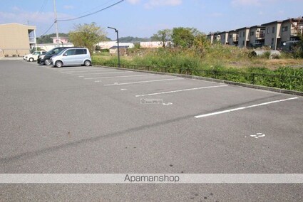 レオパレスＹＵＫＡＲＩ[1K/20.28m2]の駐車場1