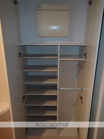 ロイヤルパークス桃坂の内装写真