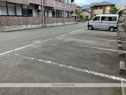 プラセール春日[3DK/65.53m2]の駐車場