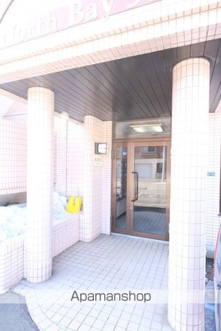 ノースベイ383の玄関写真
