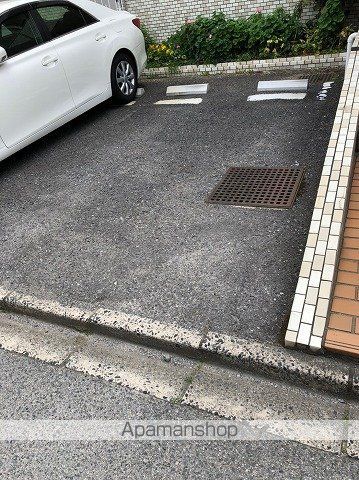 メゾンリュミエール[3LDK/68m2]の駐車場