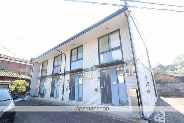 レオパレスローザンヌIIIの外観写真