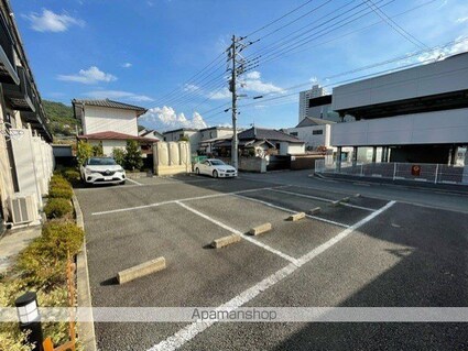 レオパレストリアノン武田[1K/23.18m2]の駐車場