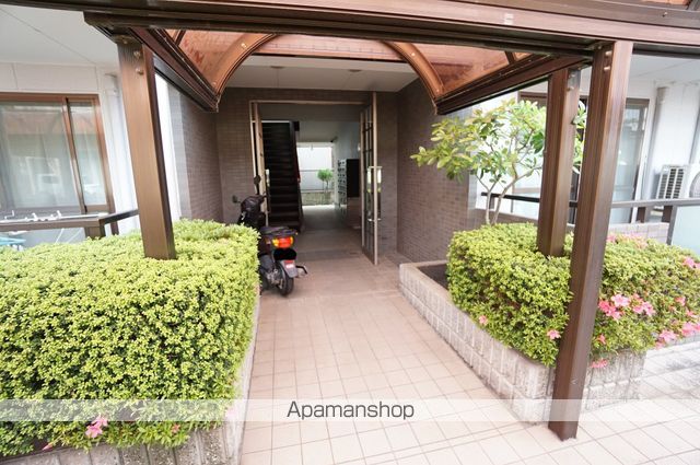 ひまわり公園マンションの玄関写真