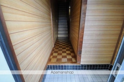 八反田コーポ１号棟[4K/82.5m2]の玄関