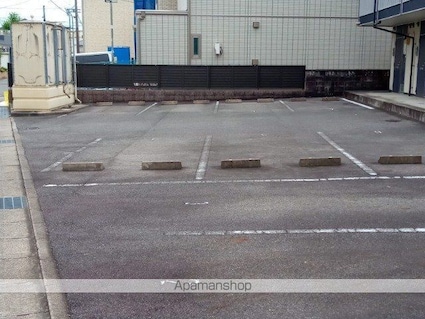 レオパレスＫＥＩＫＯ[1K/20.81m2]の駐車場1