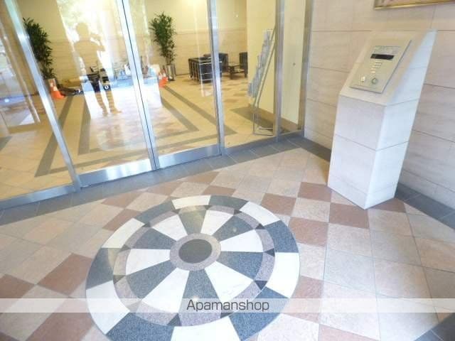 CEREZO COURT 新大阪の玄関写真