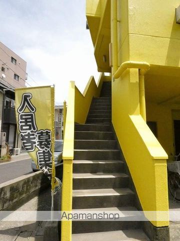 下荒田Nビルの玄関写真