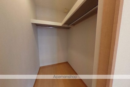 ミュージアソロ泉[3LDK/75.35m2]の収納