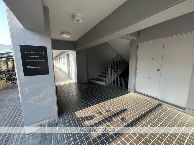 マーベリック横小路の玄関写真