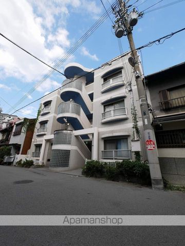 成起マンションの外観写真
