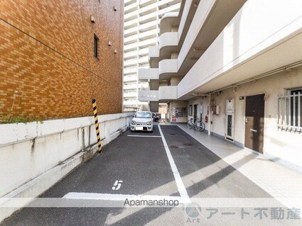 カーサ野田[2DK/36.13m2]の駐車場3