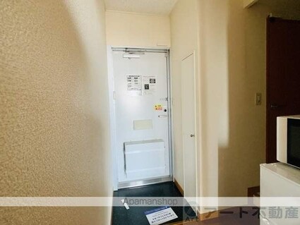 レオパレスグランドカメリアⅥ[1K/23.18m2]の玄関