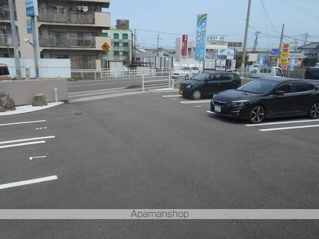 エスポワールかまた[1LDK/41.95m2]の駐車場