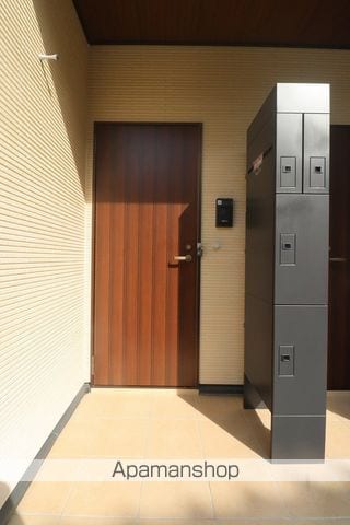 エムズ モカールの玄関写真