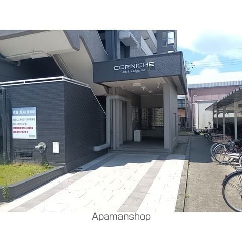 コーニッシュ西中島の玄関写真